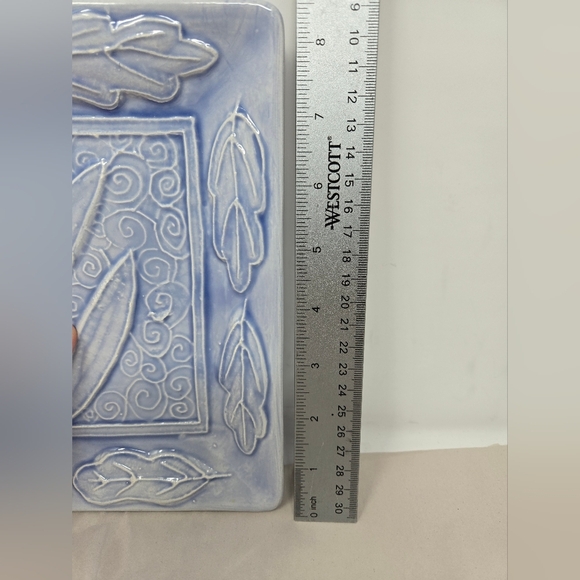 Stone Washed Sea Lite Blue Ceramic Wall Hanging Calla Lily Flower 8.25 x8.25 x 1 - Picture 9 of 11